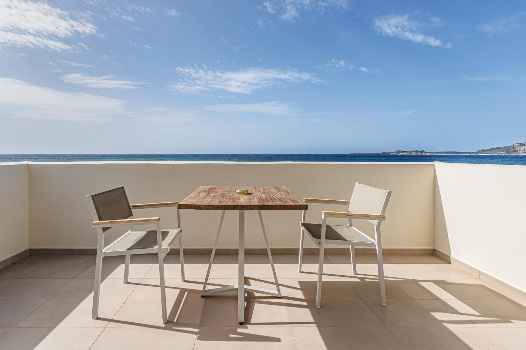 מרתופוליס Callisto Seaside Homes & Suites מראה חיצוני תמונה