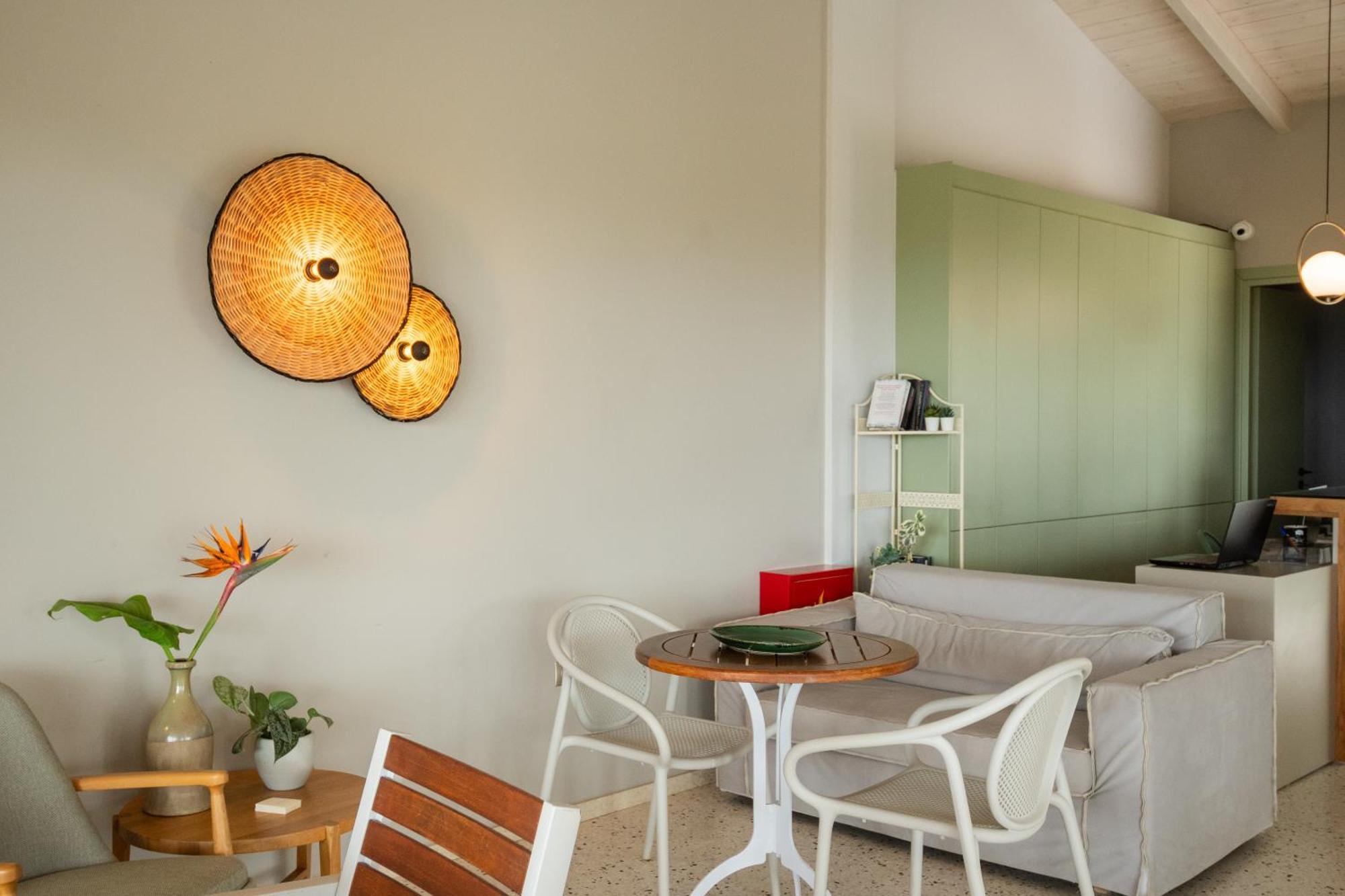 מרתופוליס Callisto Seaside Homes & Suites מראה חיצוני תמונה
